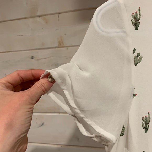 RW&CO. | White Cactus Print Short Sleeve Top - Picture 2 of 7